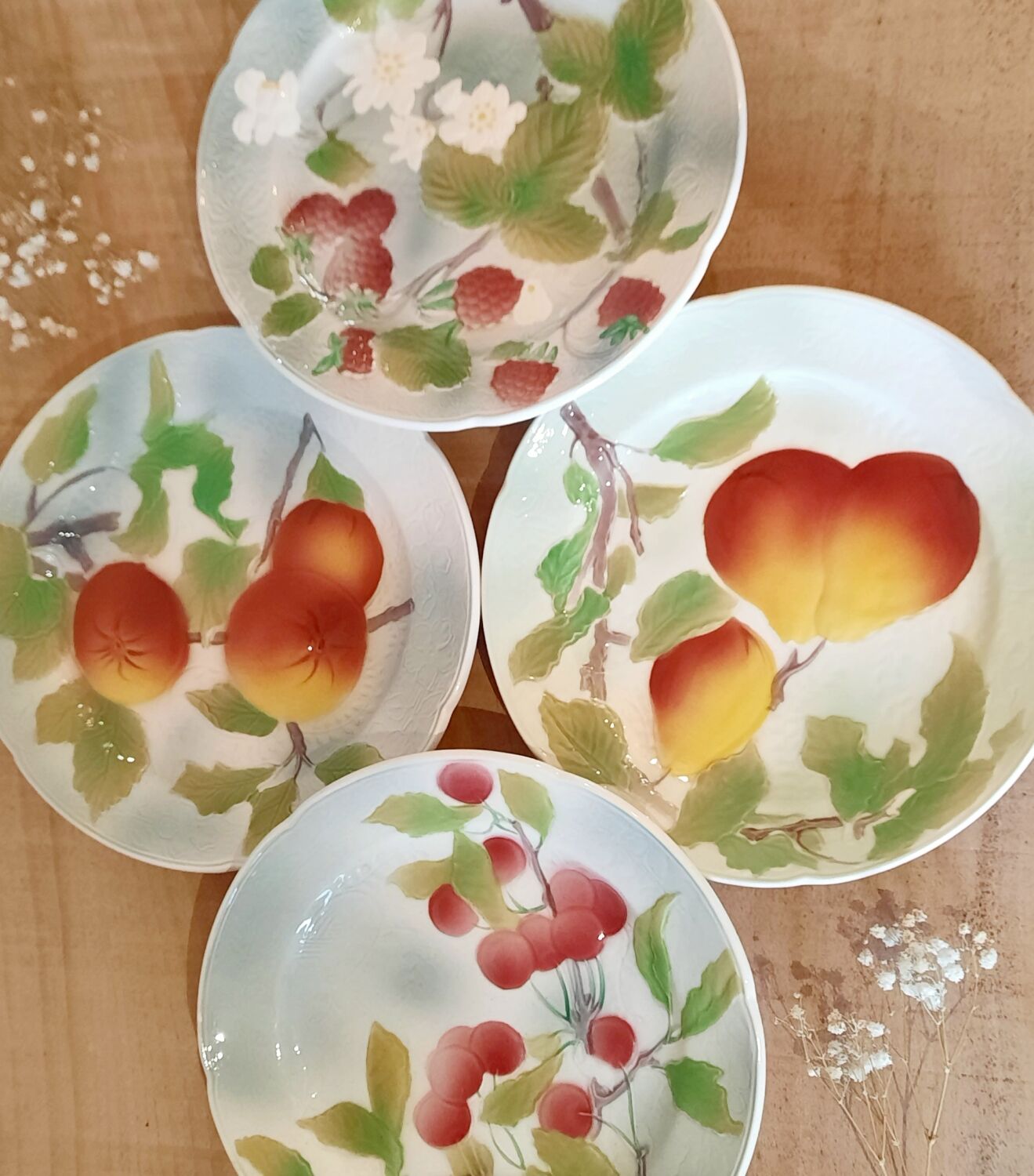 Assiette en barbotine
