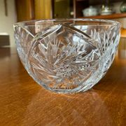 Pinwheel cut crystal bowl - bowl - empty pocket