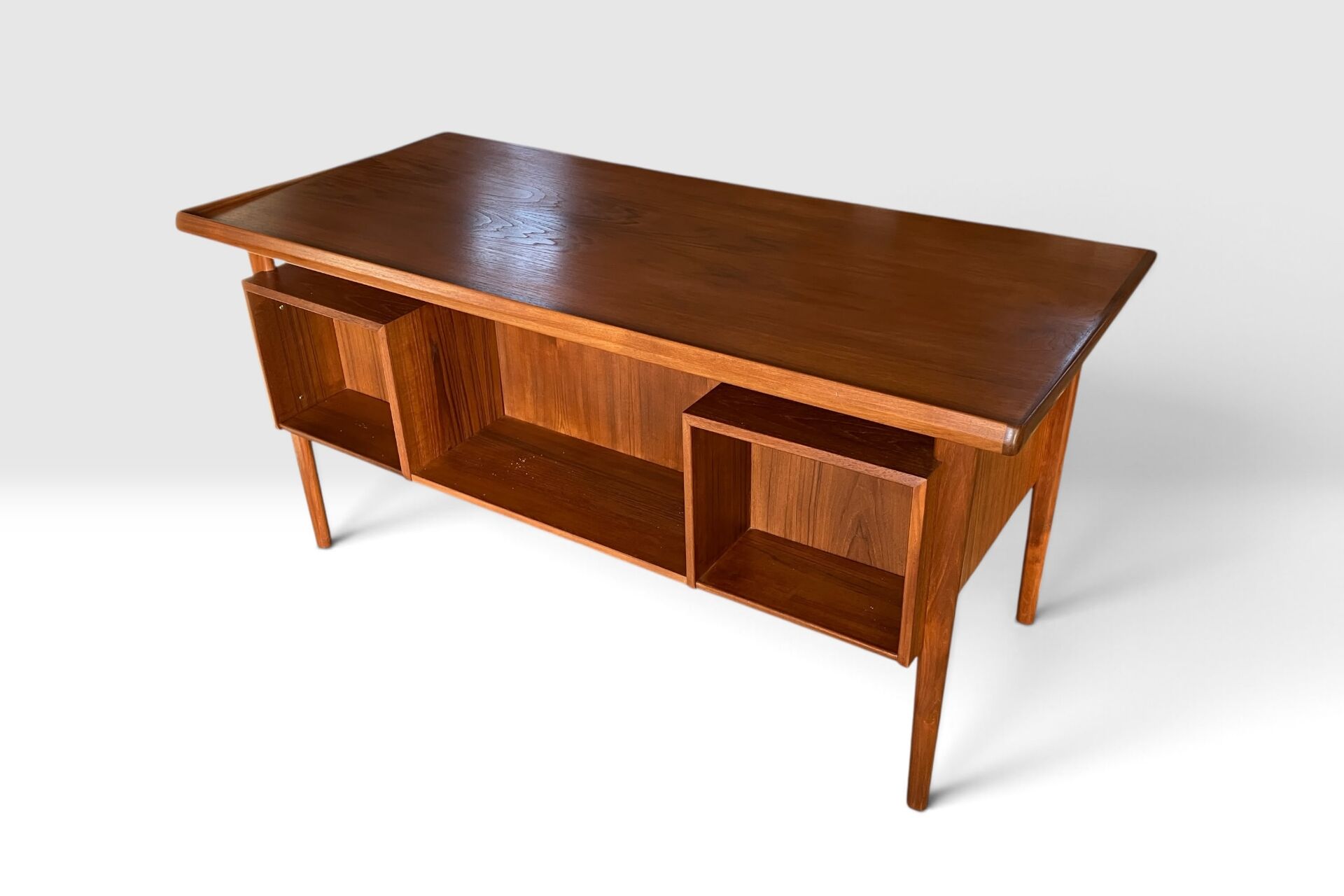 Peter Løvig desk in teak for Hedensted Møbelfabrik