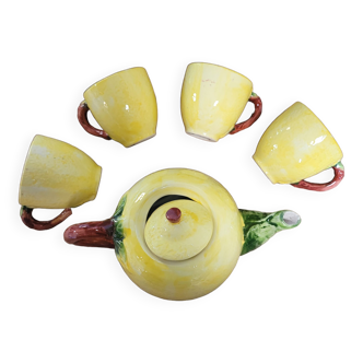 Teapot with slip cups