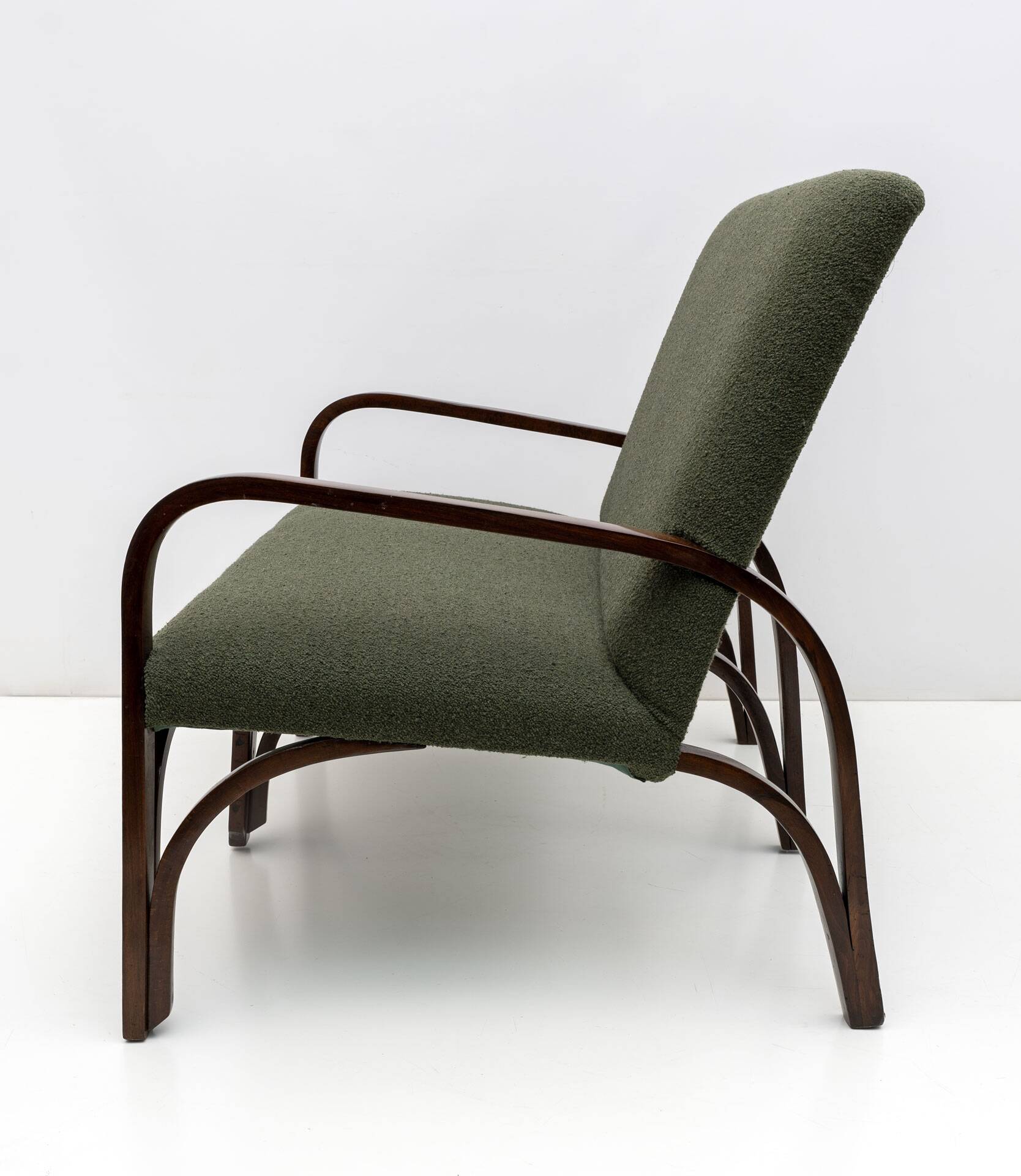Ensemble Art Déco italien Bouclè vert composé de deux fauteuils et d'un petit canapé, années 1930