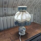 Ceramic lamp with floral decor