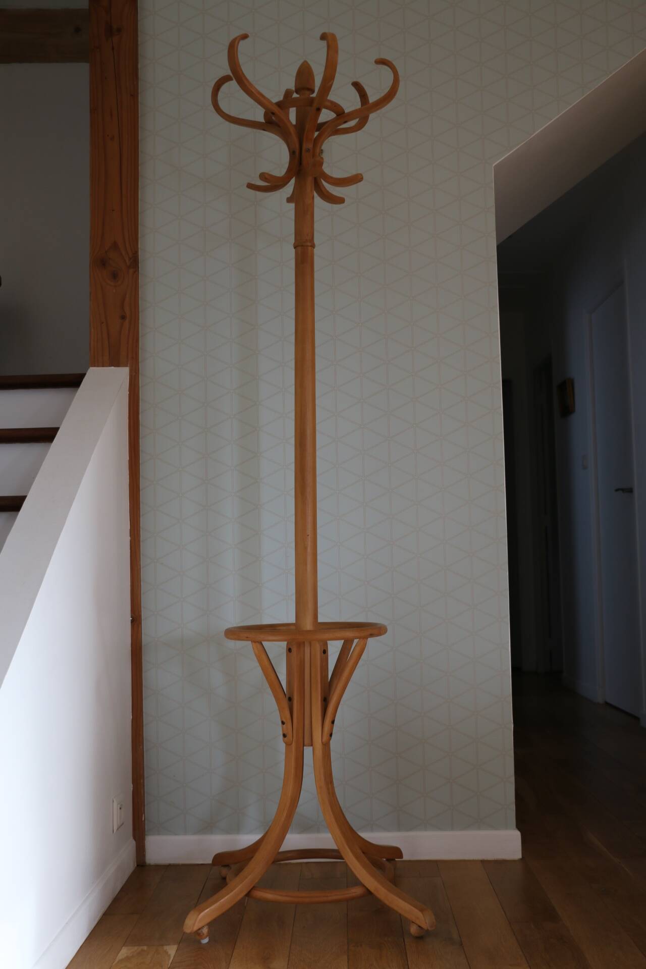 Portemanteau porte-parapluie BAUMANN clair tête olive