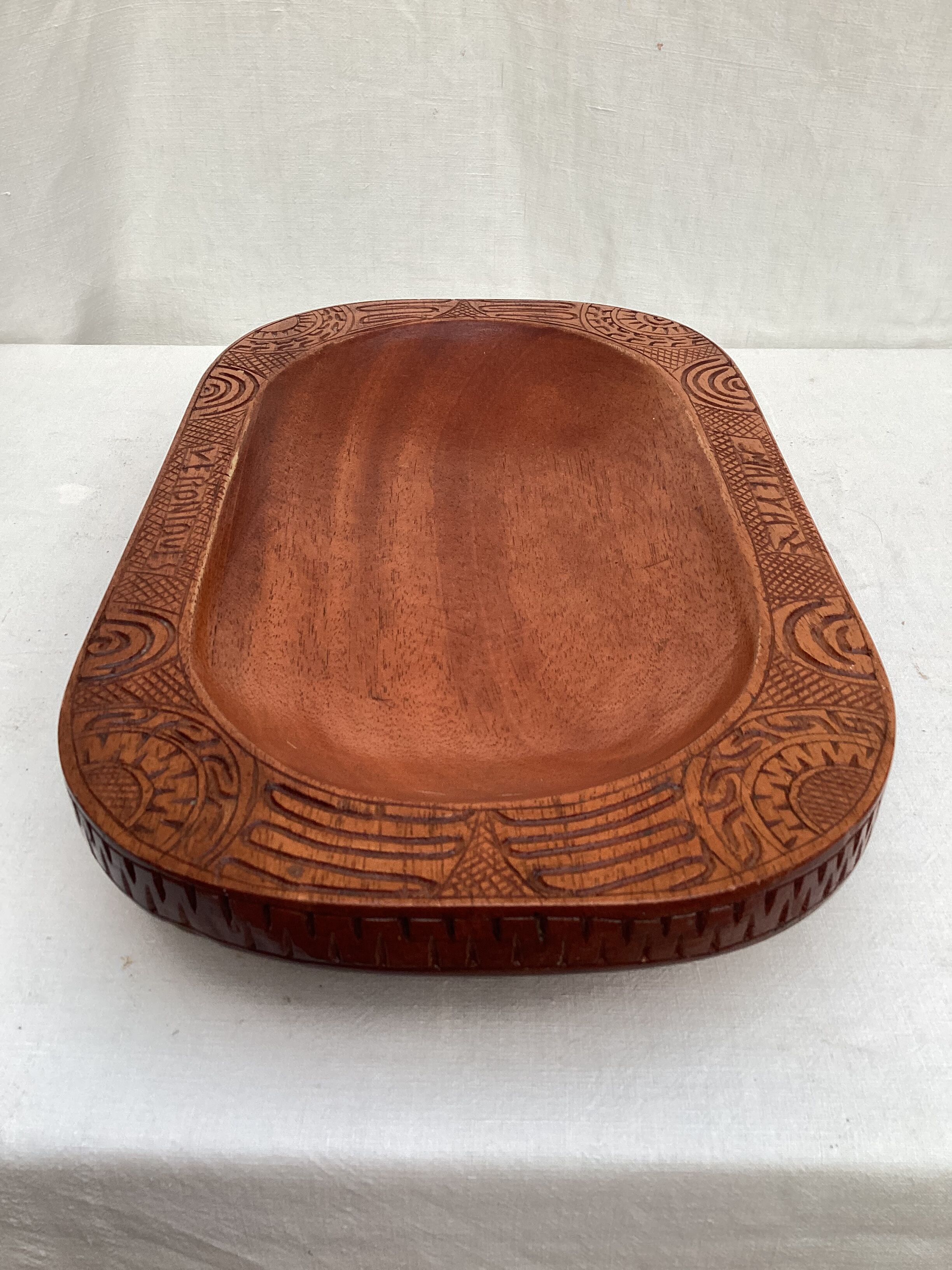 Tray in solid exotic wood