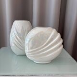Paire de vases vintage en céramique blanche irisée