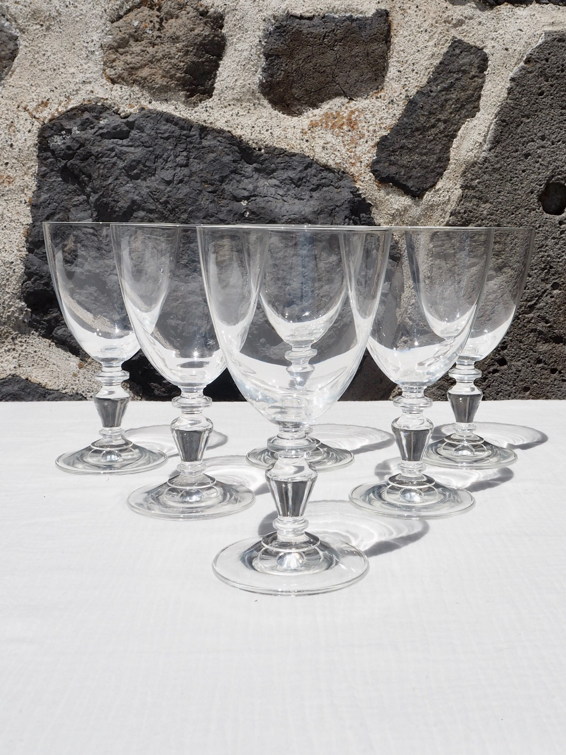 Set of 6 glasses on foot