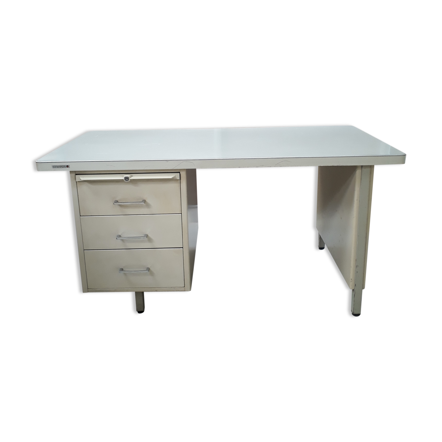 Office metal Strafor