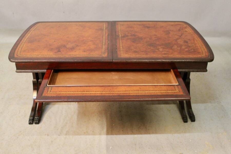 Regency Coffee Table with Extendable Pulls