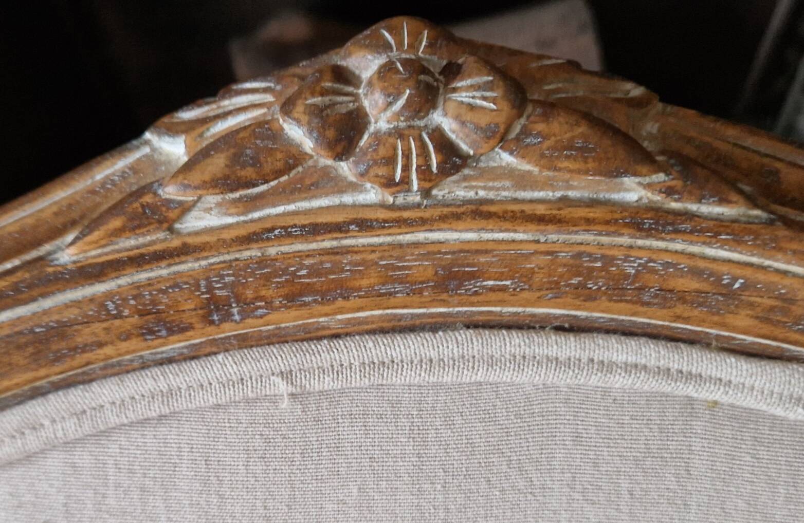 Louis XV cabriolet armchair in carved wood – 19th century – beige fabric