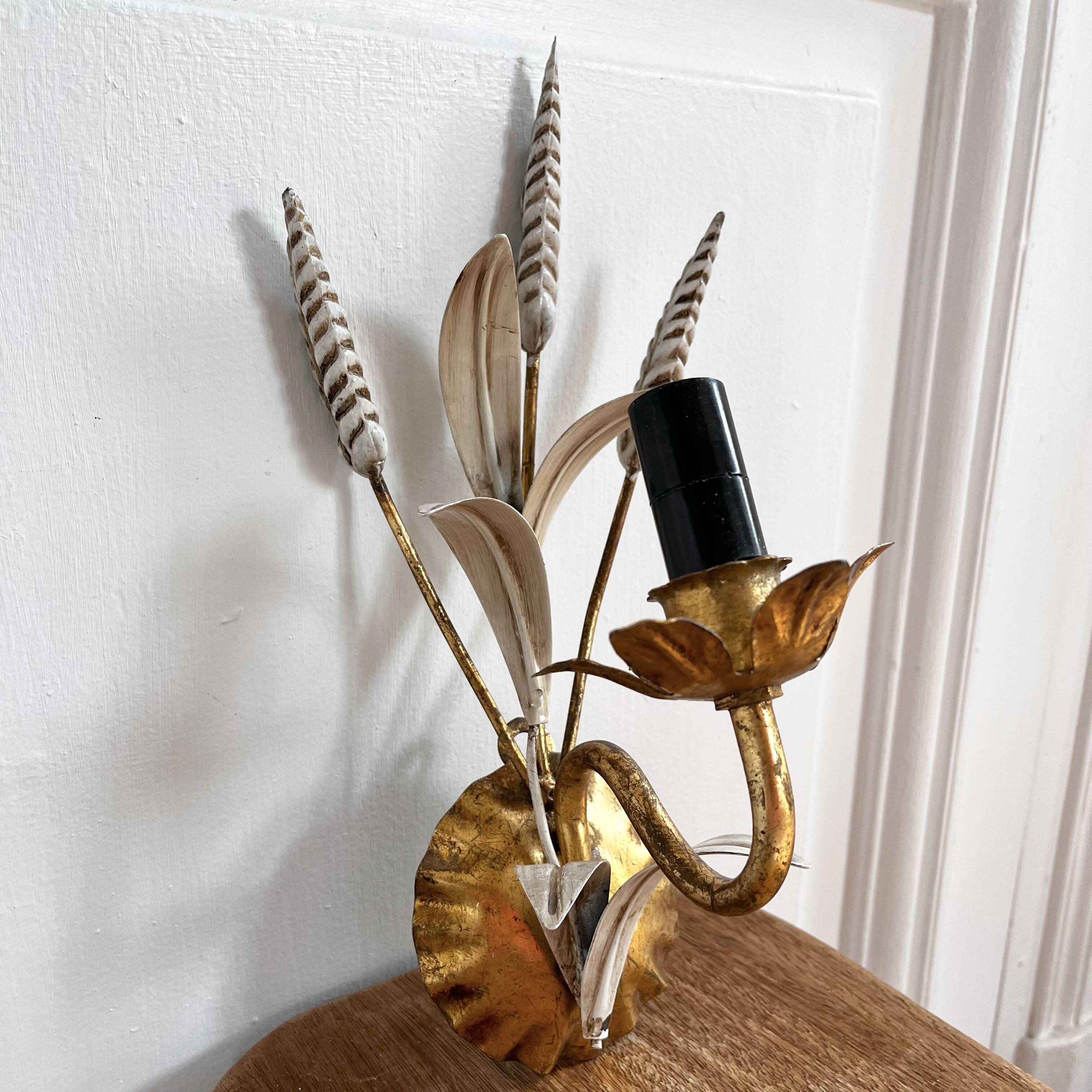 Golden wheat ear wall light