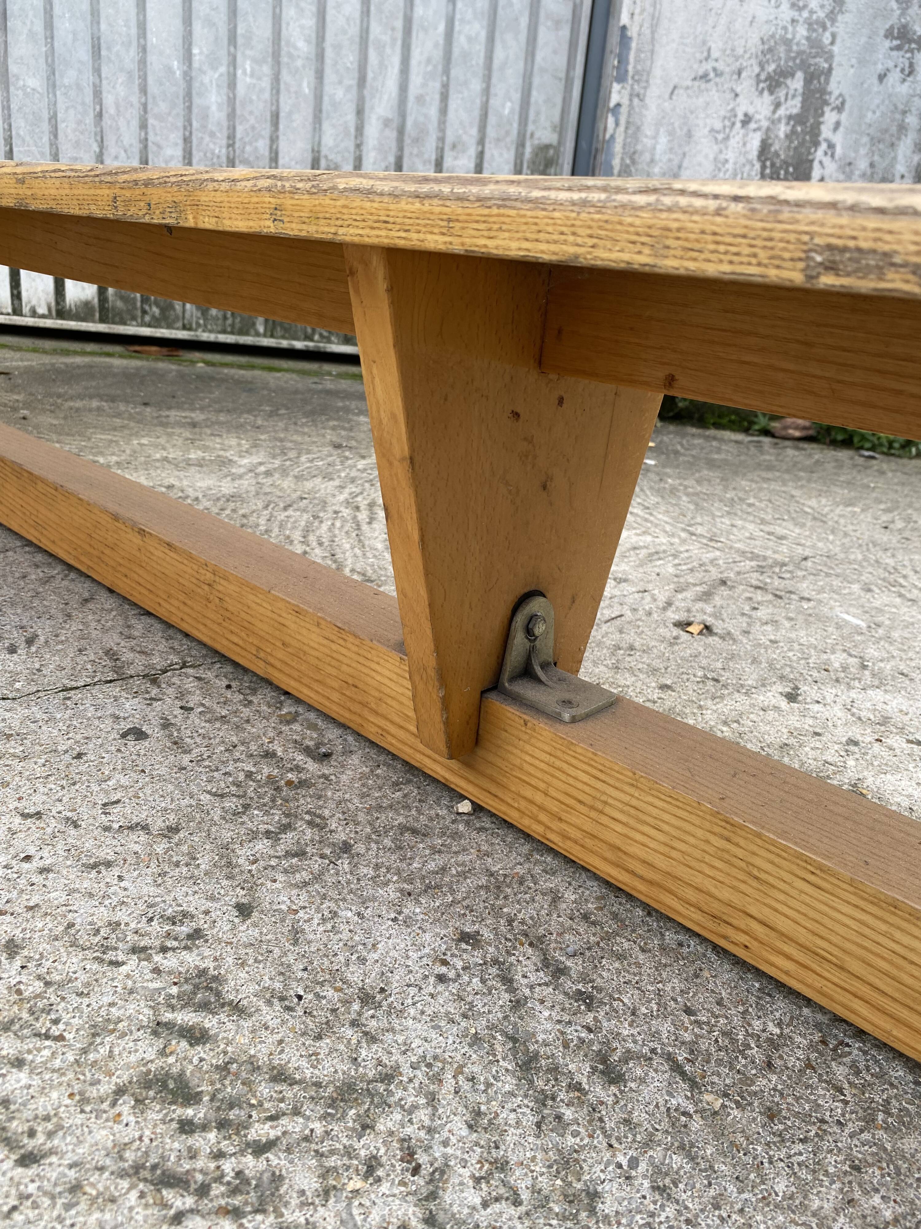 Lot de 2 bancs de gymnastique vintage