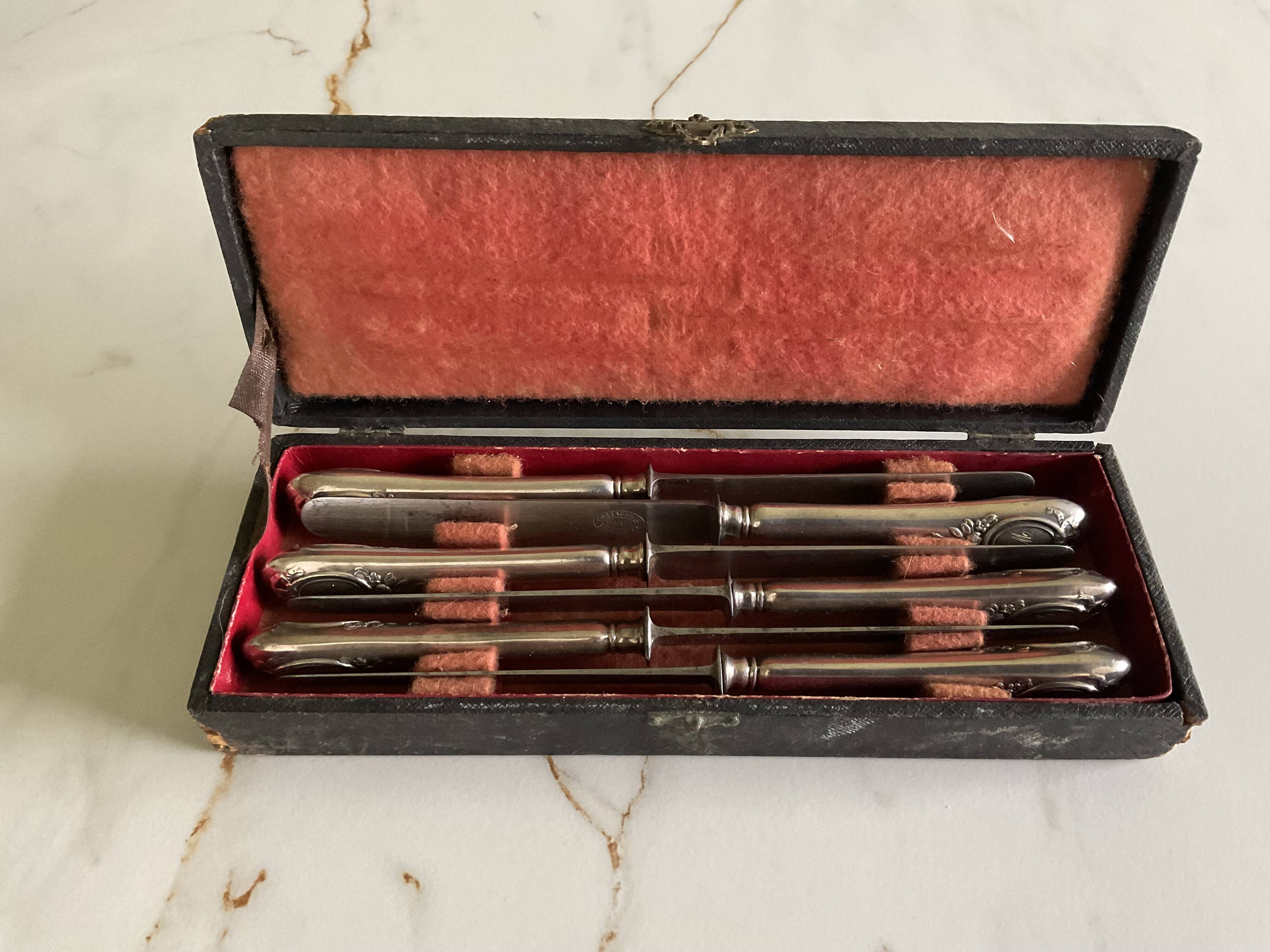 Box of 6 Boulenger knives. Antique. Monogrammed LM.