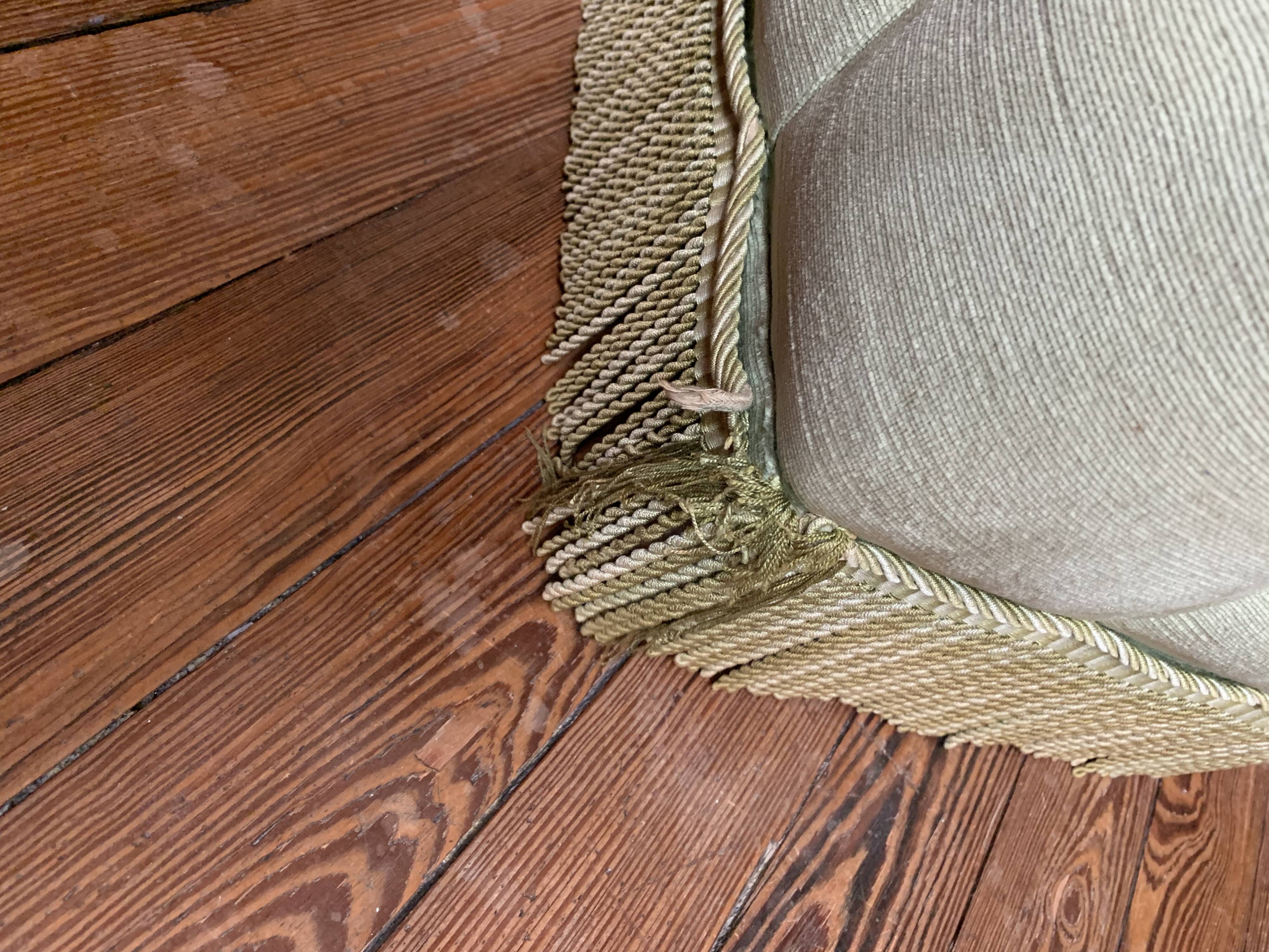 Hat armchair and its ottoman