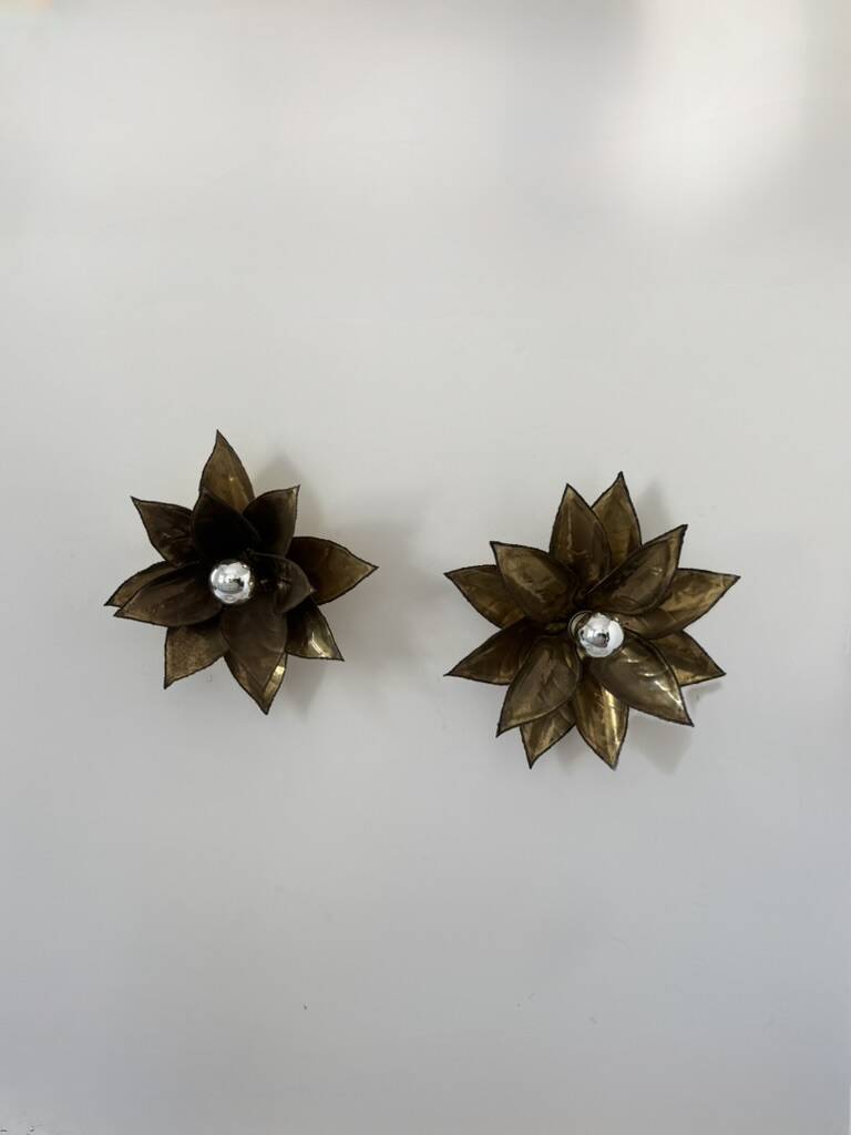 Pair of vintage patinated brass wall lights with floral motif, France, 1960.