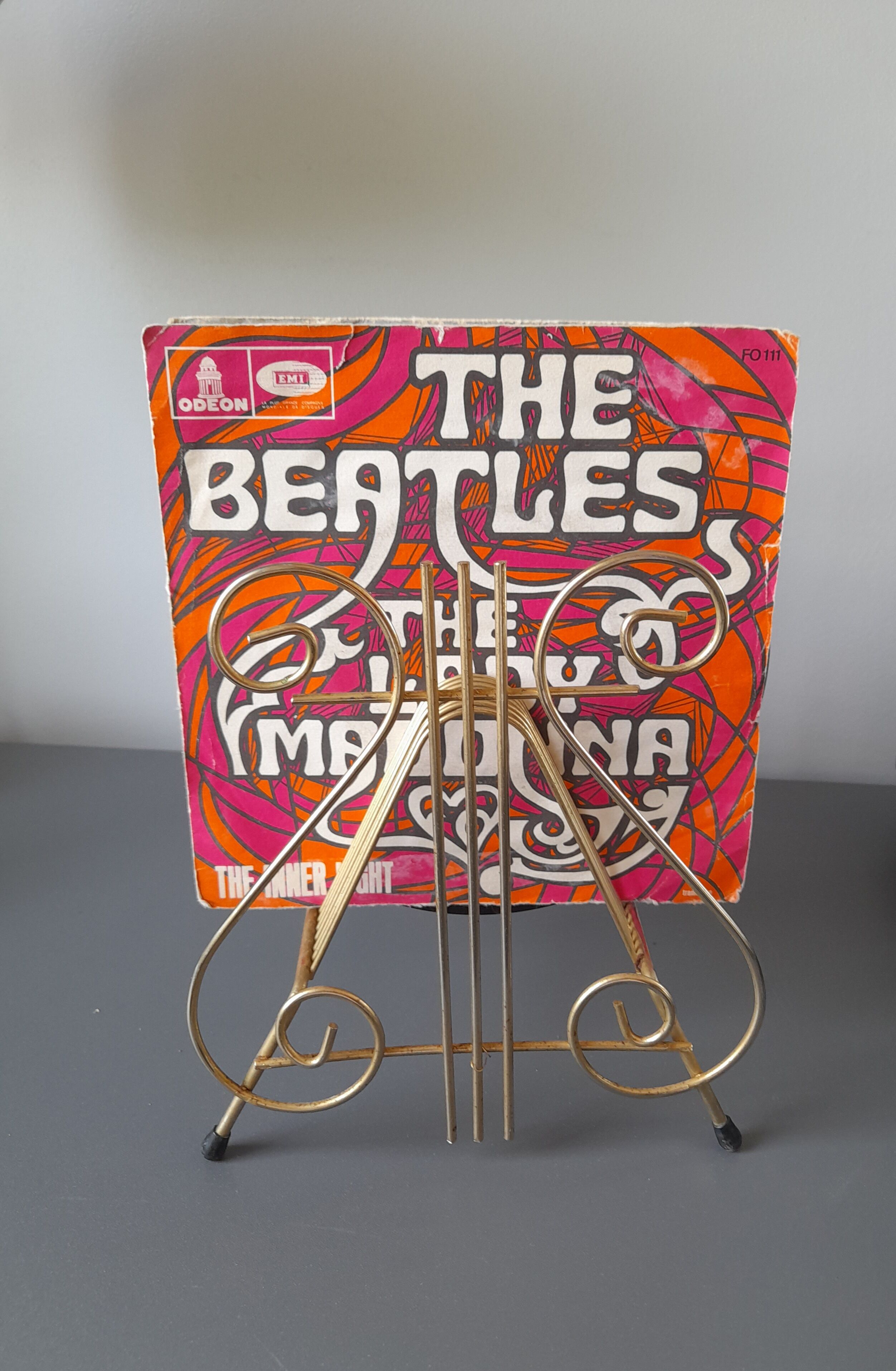 Vinyl door in gold metal