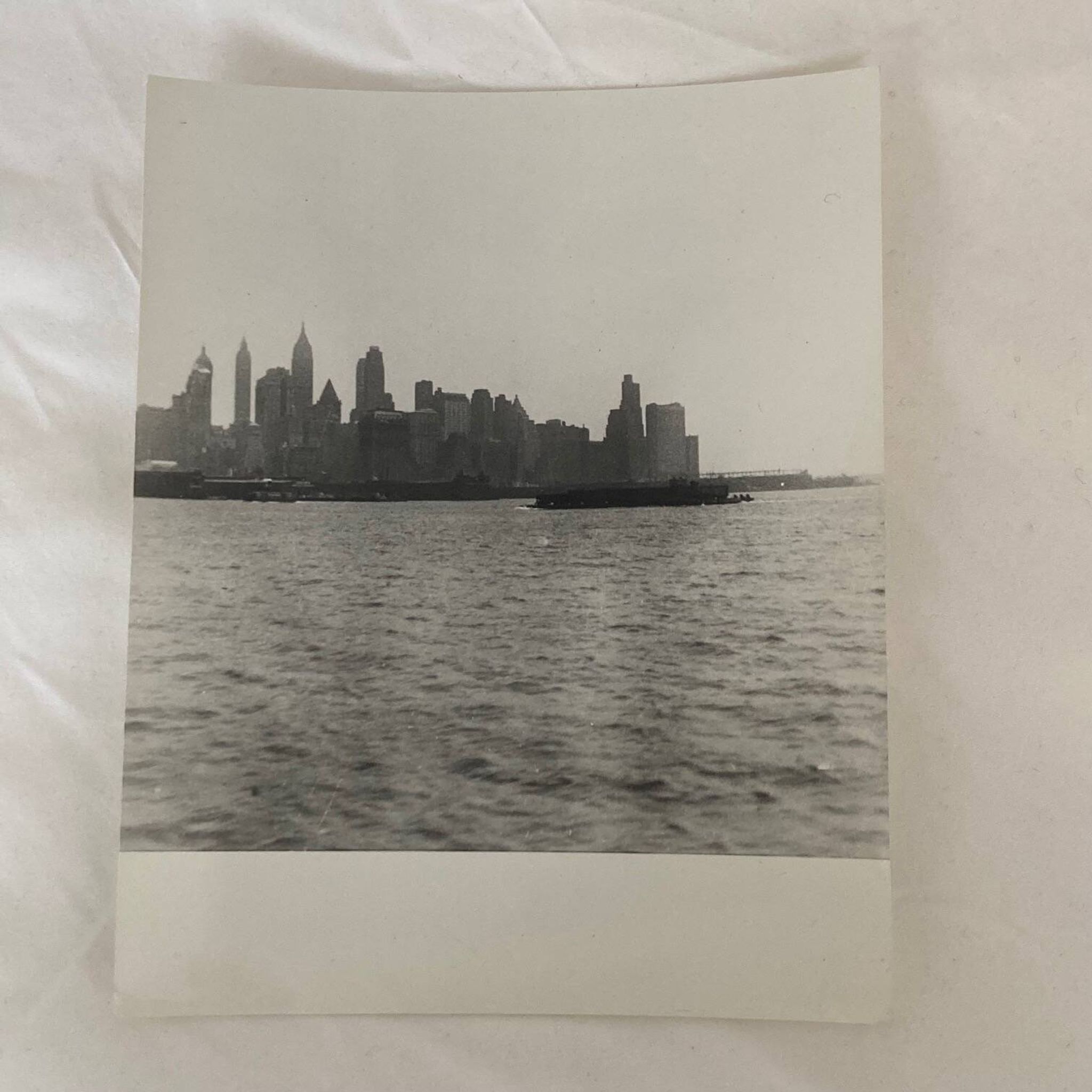Vintage photo of New York in the 1950s, 6/6 format
