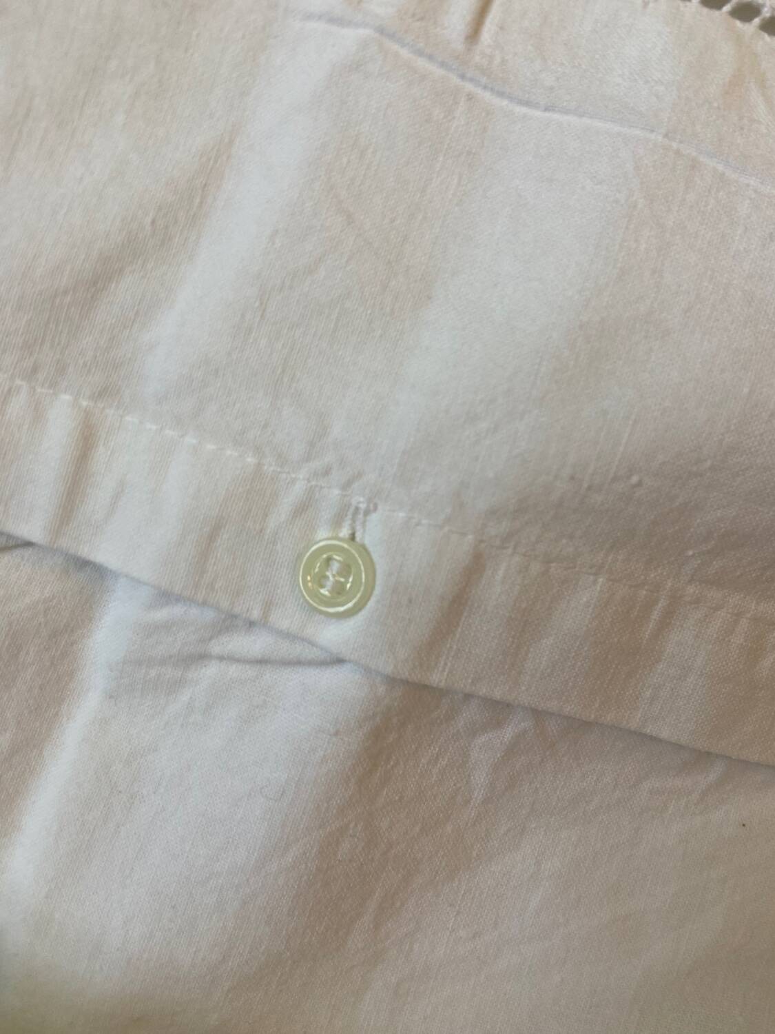 2 pillowcases embroidered “MD” monogram with Venice day