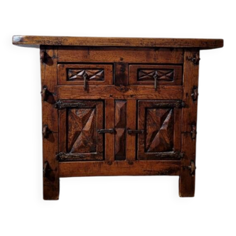 Rustic buffet in solid wood and vintage wrought iron.