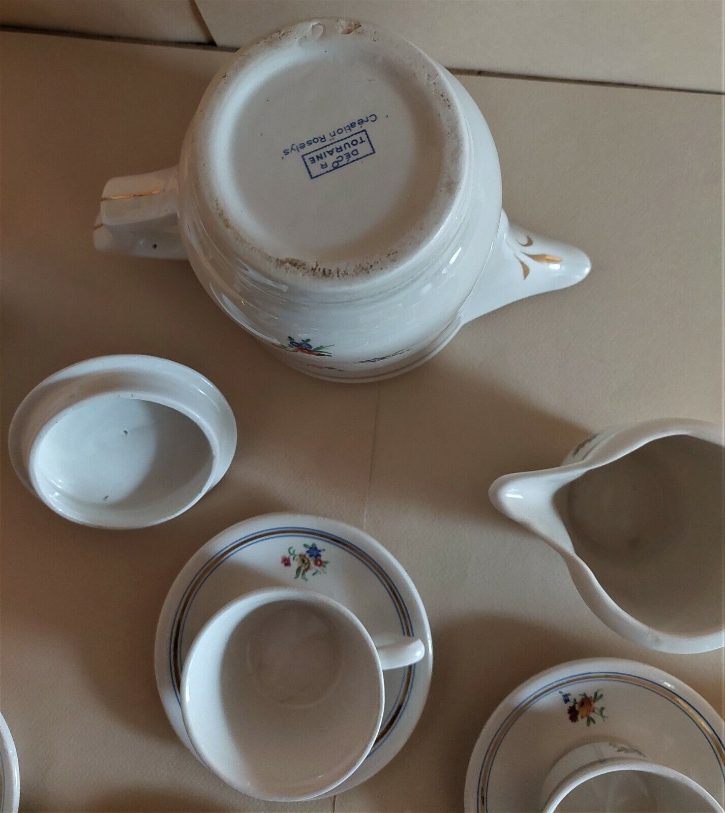 Coffee set in earthenware of Saint Amand décor Touraine eight cups