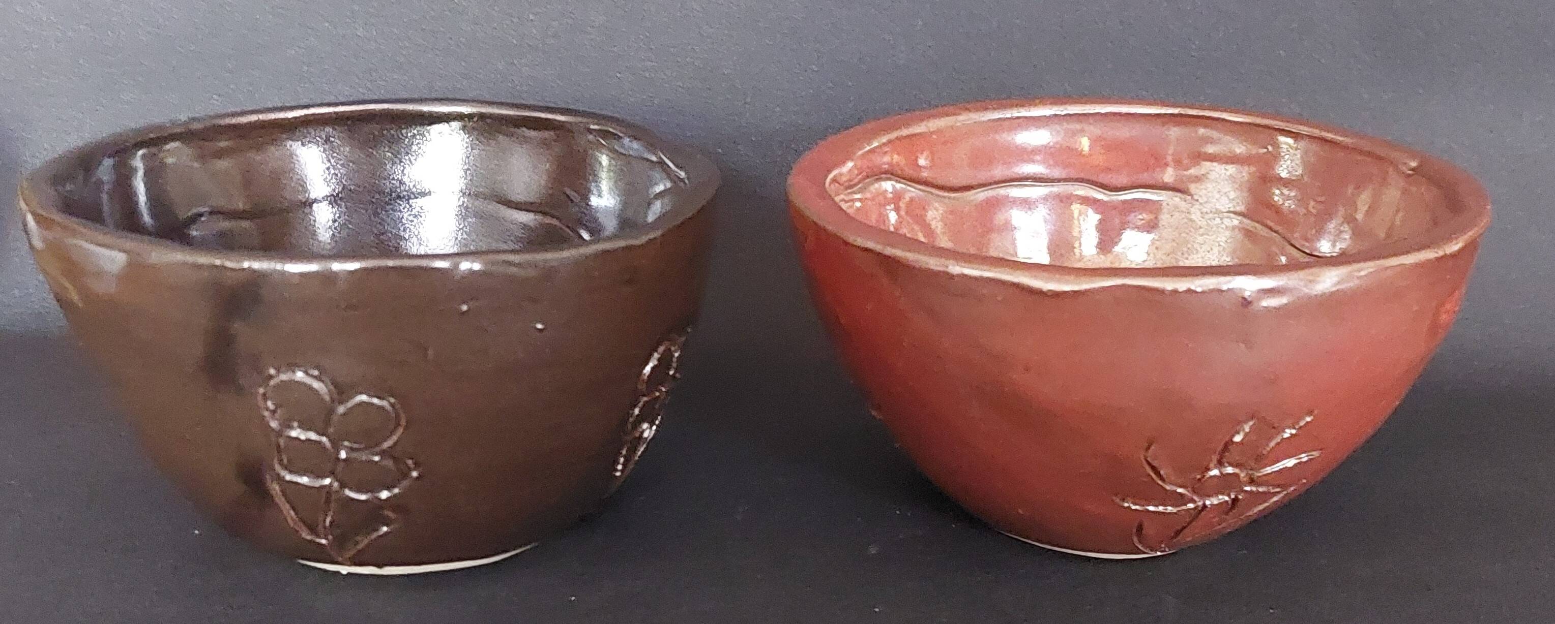 Signature glazed stoneware bowls to identify 20th century