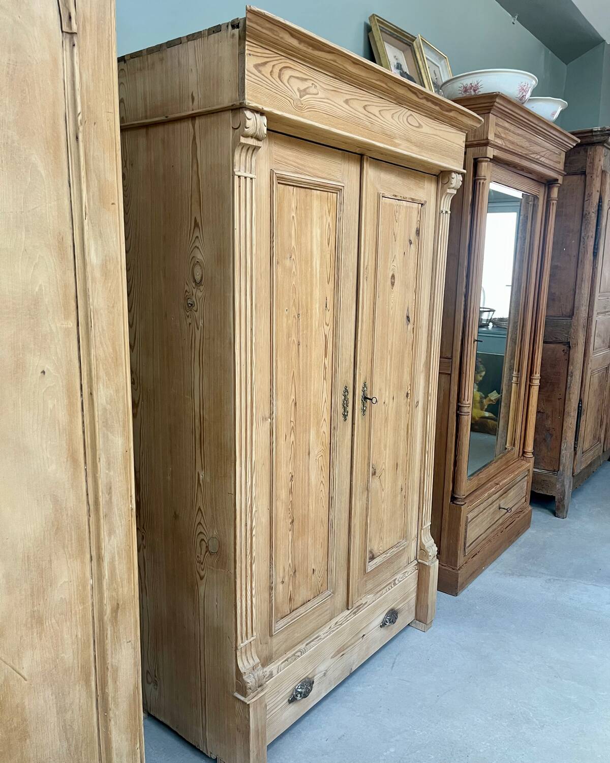 Armoire anglaise en pin, restaurée