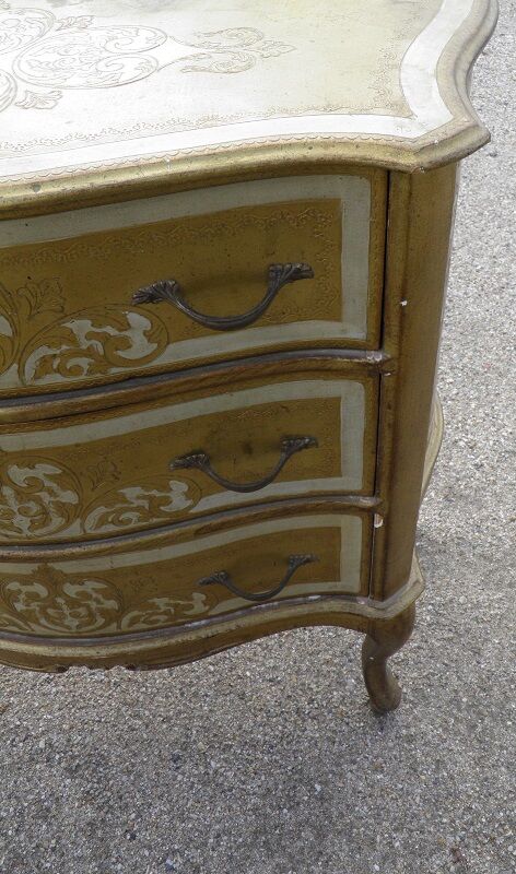 Commode en bois peint style renaissance italienne