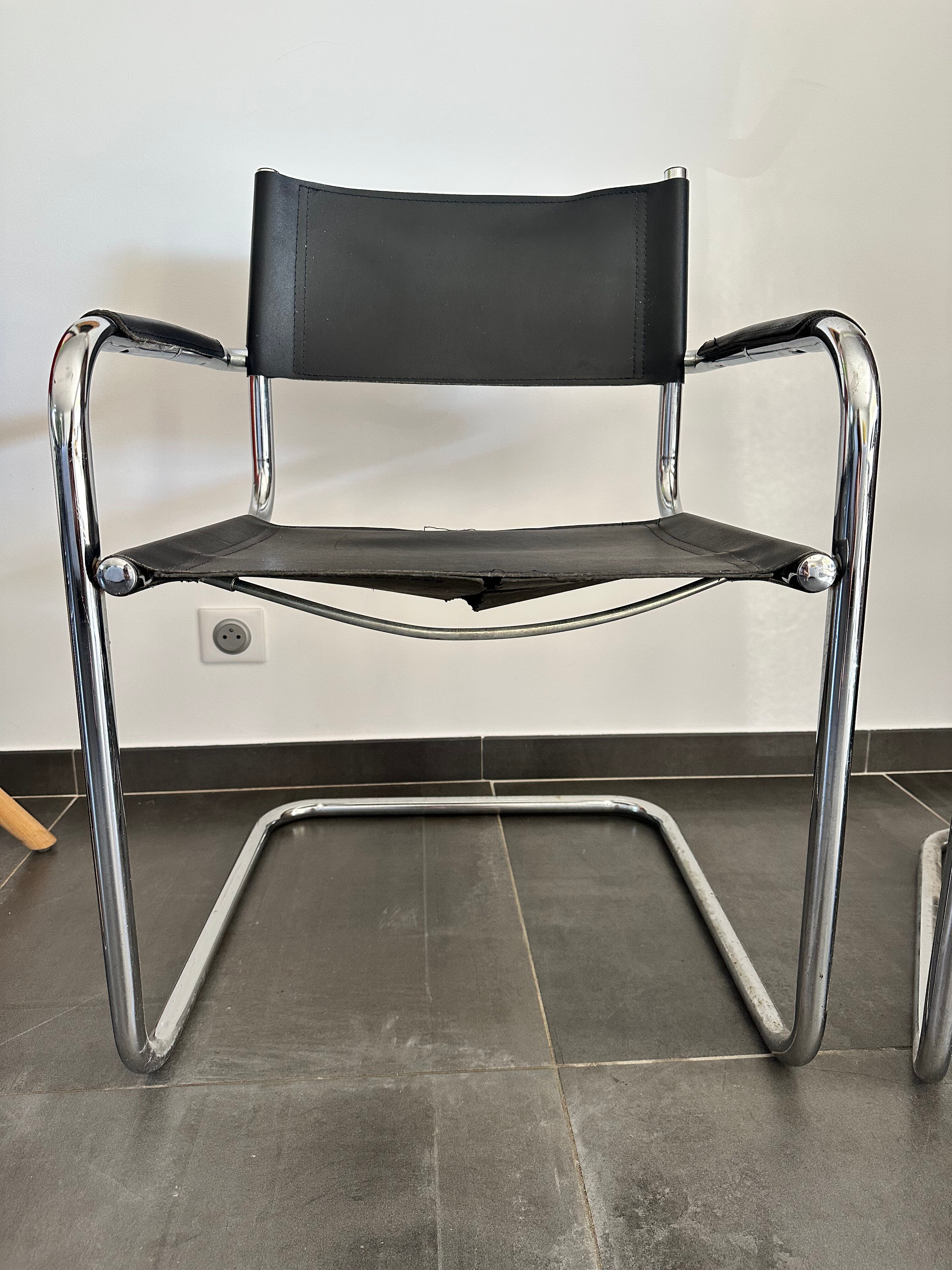 4 chrome tubular chairs