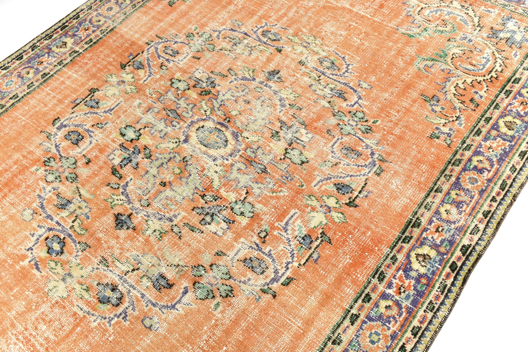 Tapis turc vintage orange citrouille, 191 x 272 cm