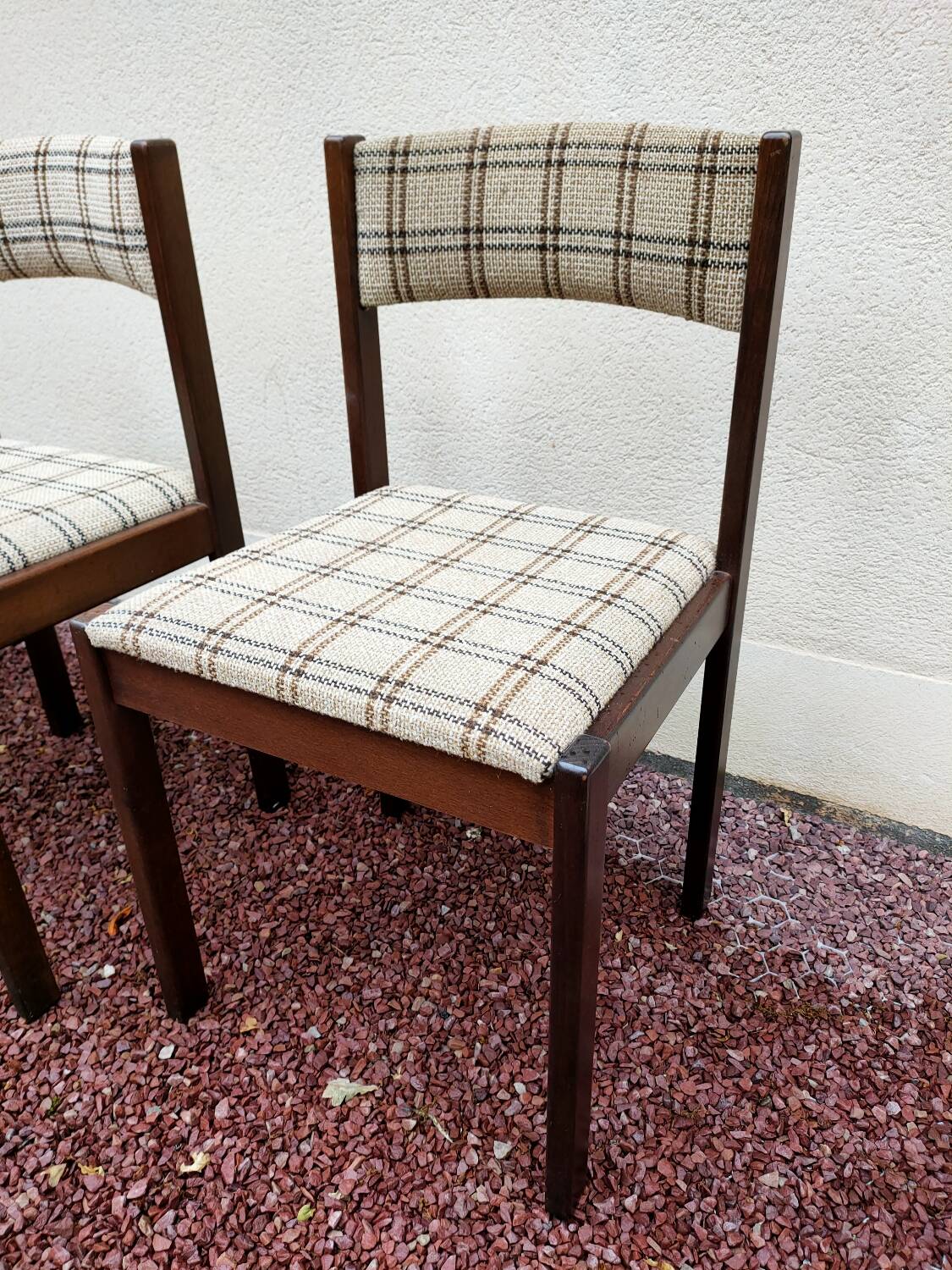 Ensemble de 4 chaises en bois et tweed 70'