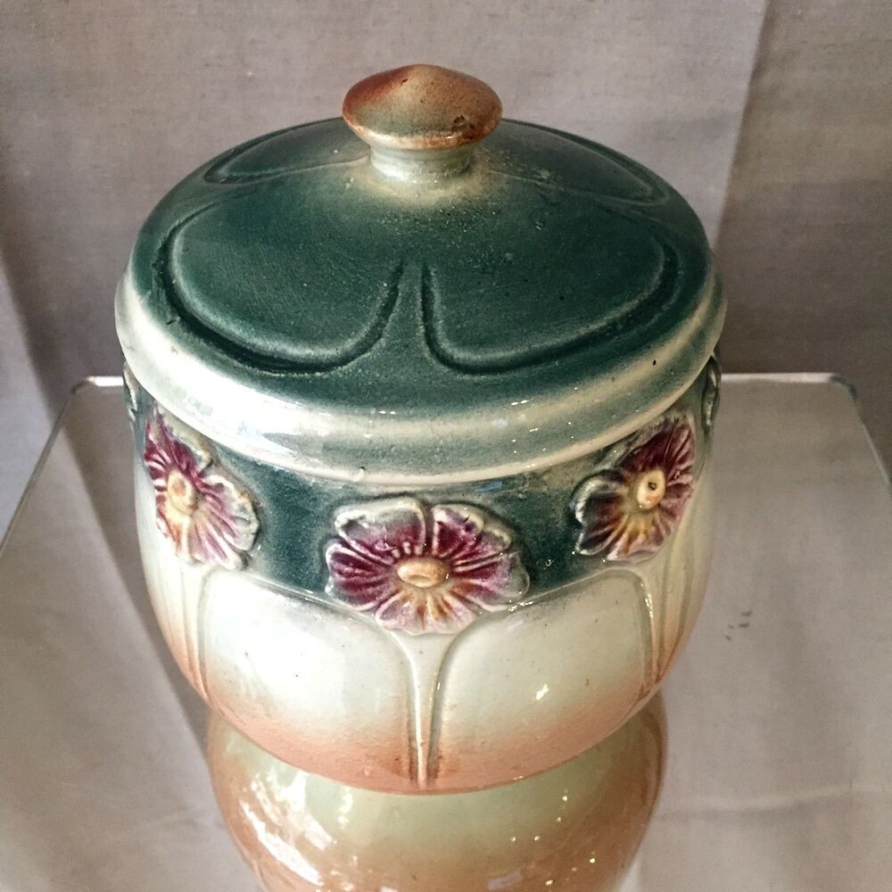 Tobacco pot or empty pocket in slip floral decoration digoin