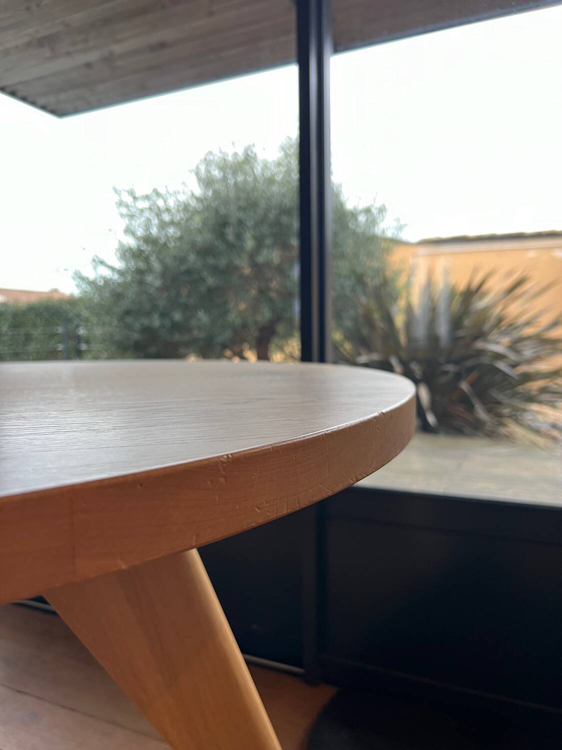 Vitra pedestal table
