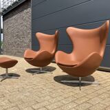 2x Fritz Hansen Egg Chair +1x Ottoman in Cognac leather NIEUW!!