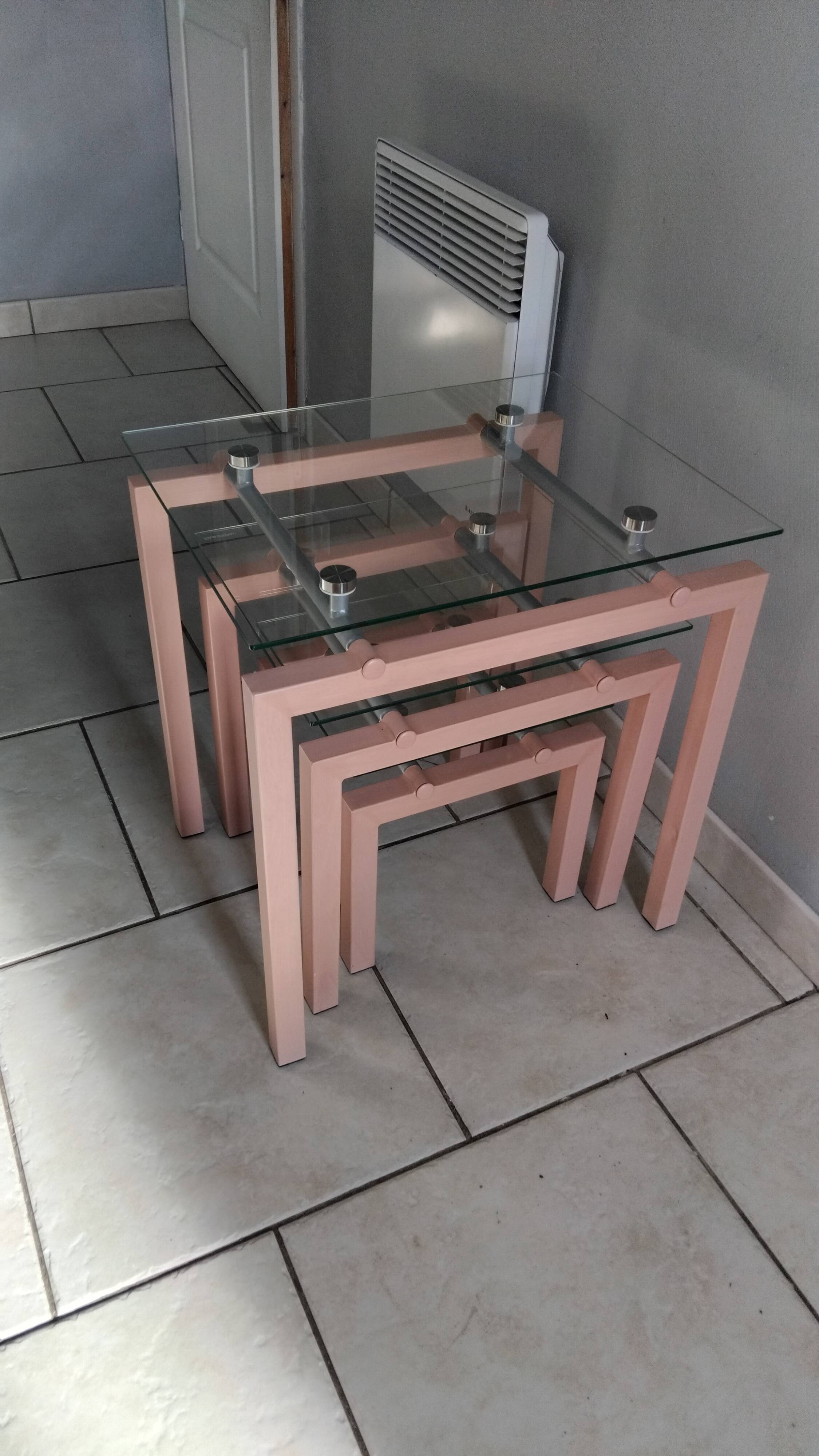 Table gigognes métal et verre