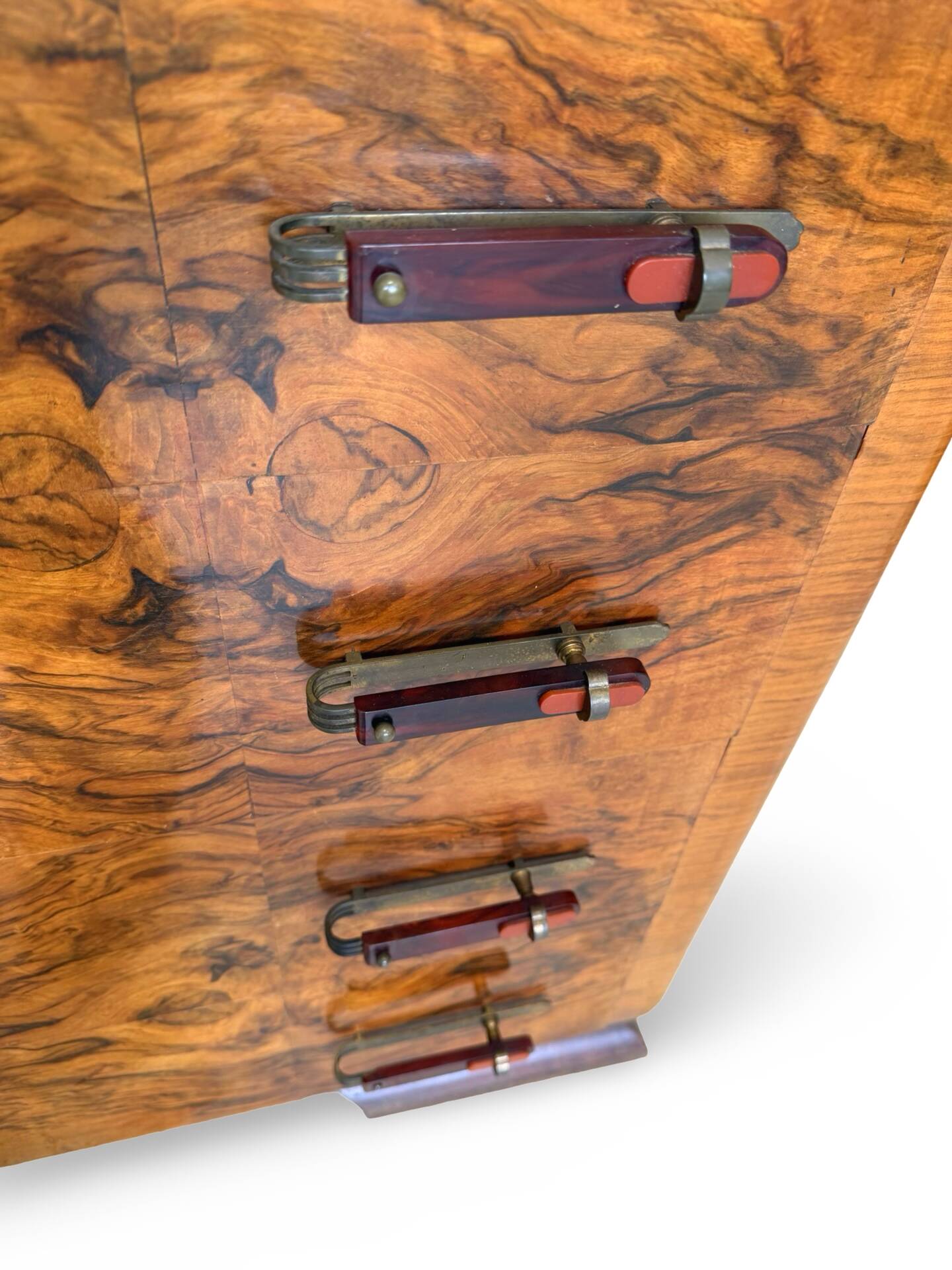Walnut burl commode, Italian Art Deco, 1940s.