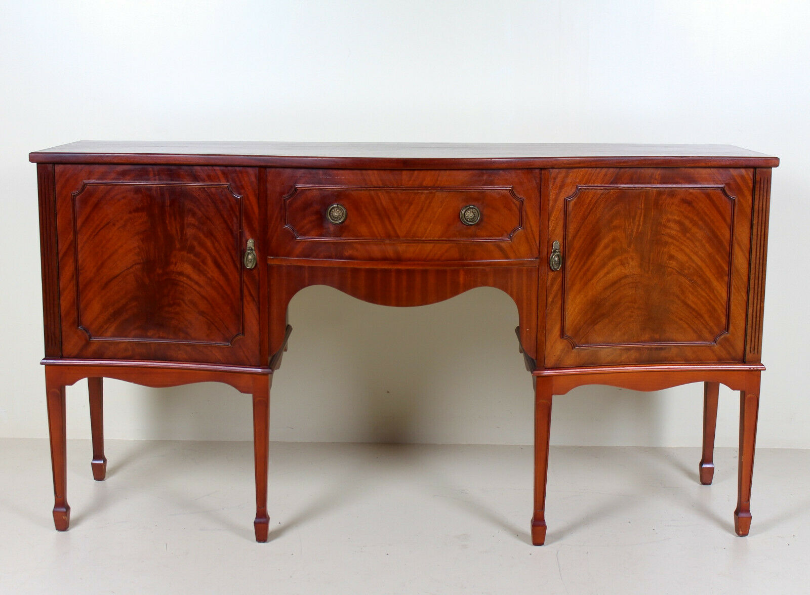 Cuban vintage buffet mahogany credence marquetry inlaid with beautiful quality