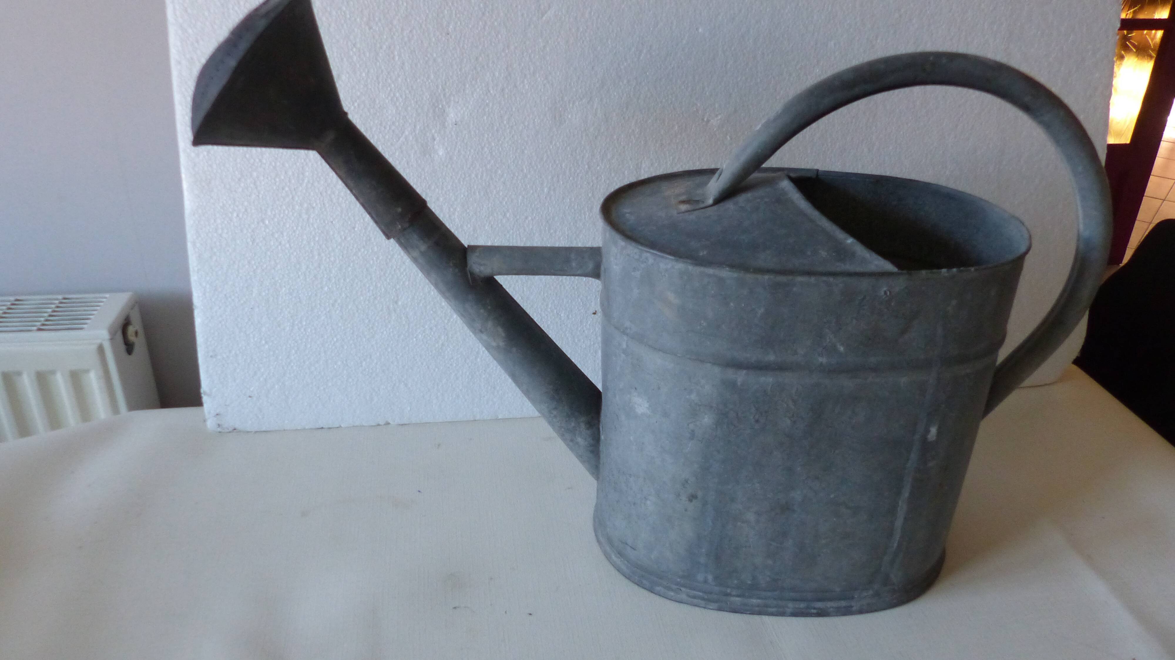 Zinc watering can