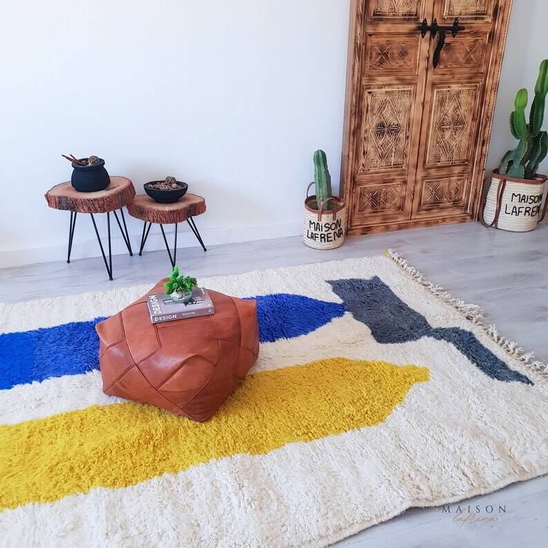 Beni Ourain Berber rug, handwoven in traditional style, size 140 x 260 cm.