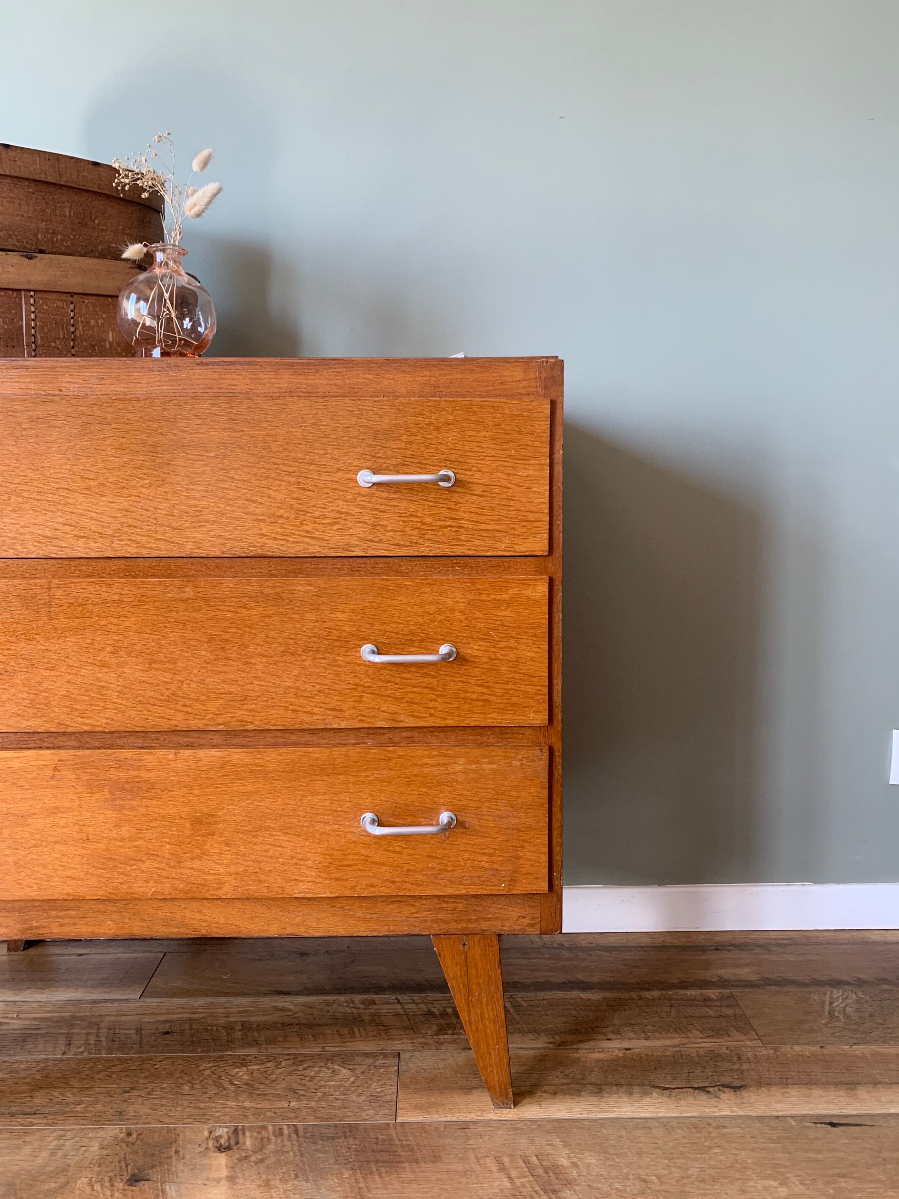 Vintage dresser compass feet