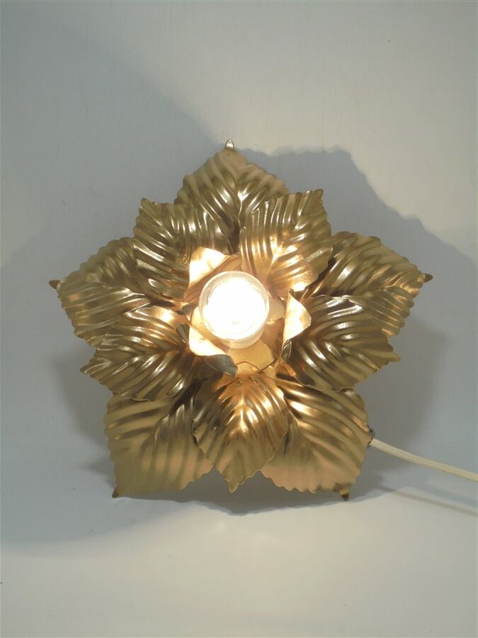 Sconce golden flower