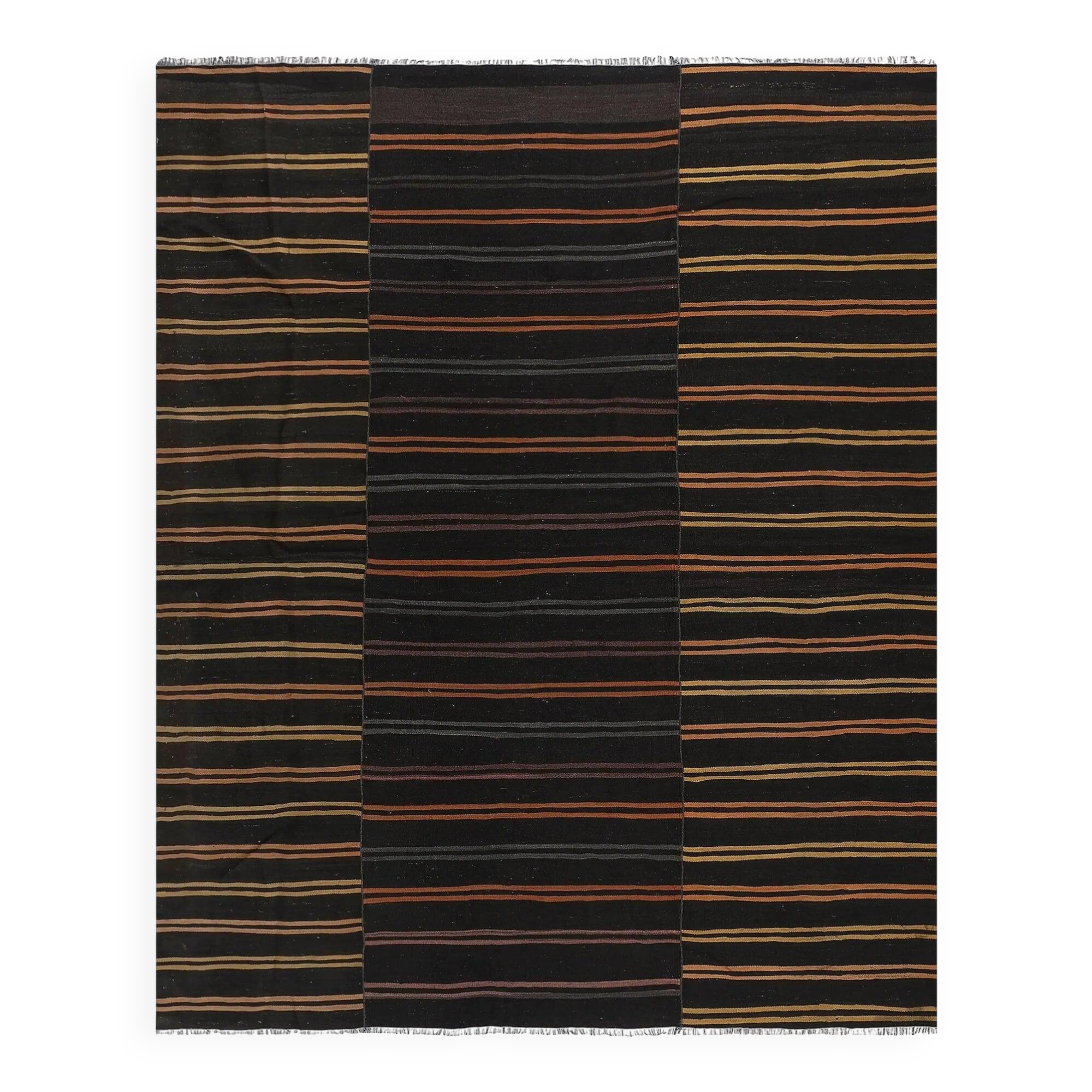 Vintage Turkish kilim, handwoven, 325x372 cm.
