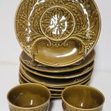Set of 8 plates and 2 vintage French cups in Gien 1960/70 slurry