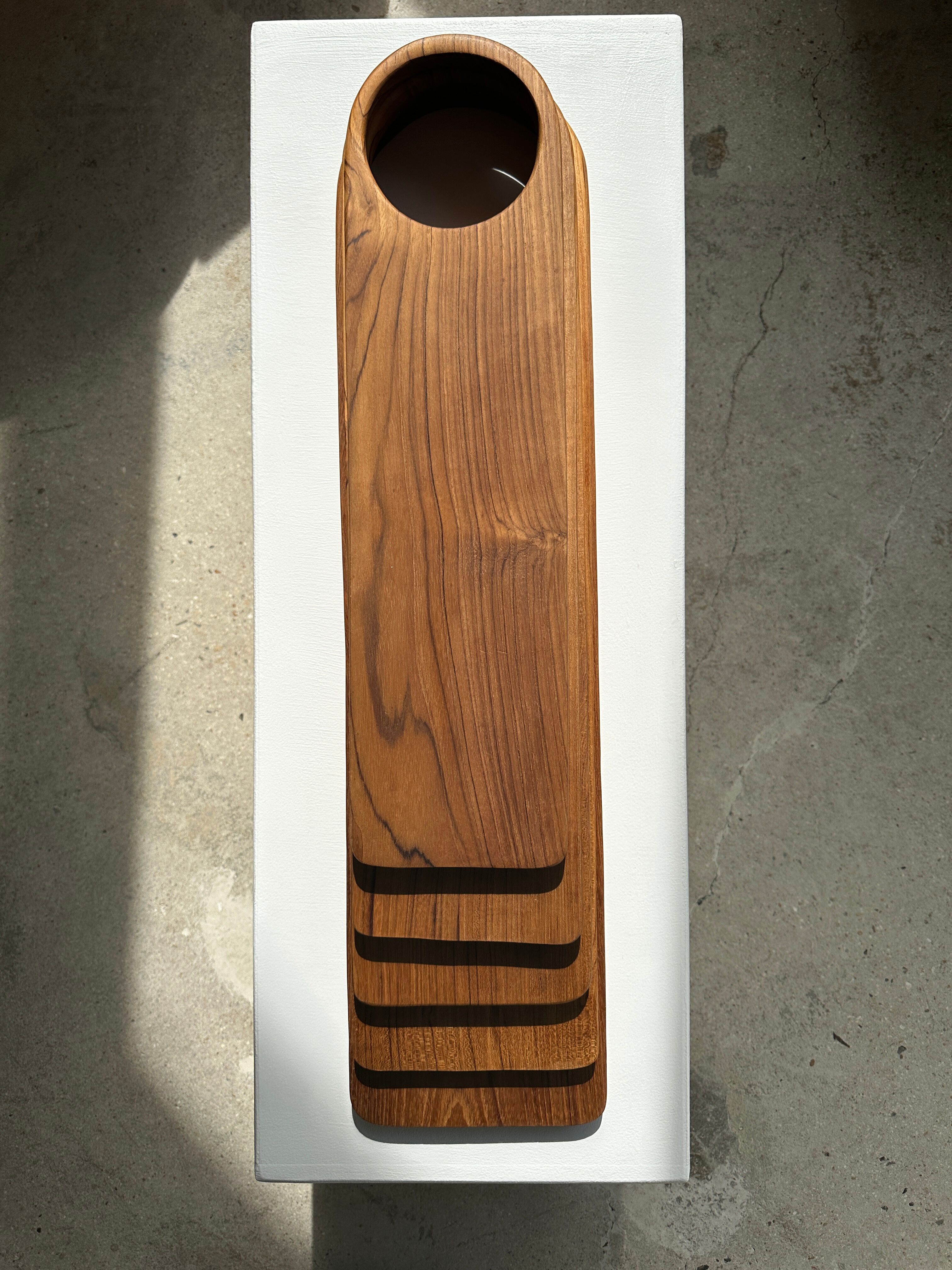 Cutting or presentation board of monoxyl teak with handle (T1)