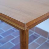 Scandinavian extendable table
