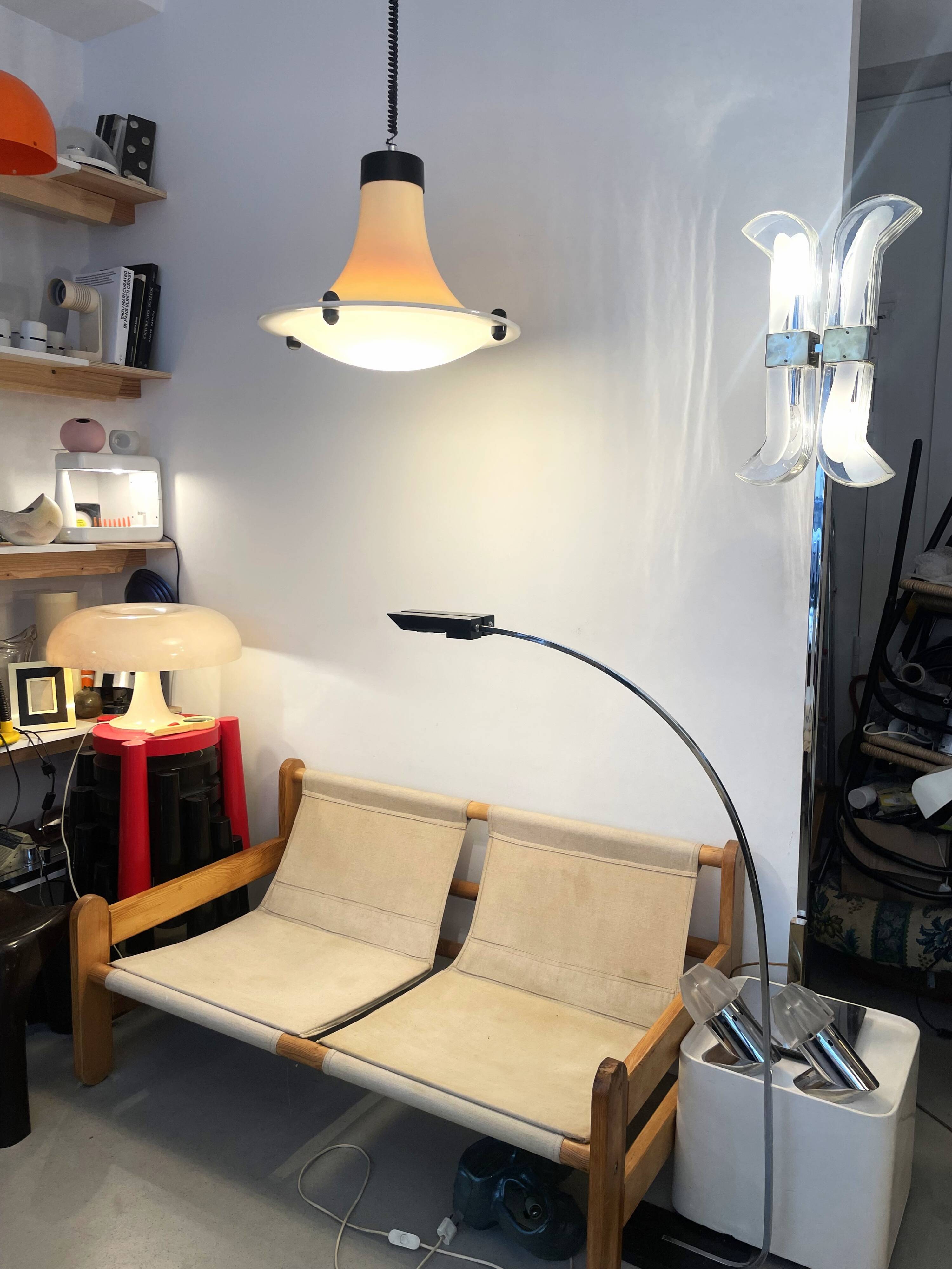 Italian modernist reader from the 1970s.