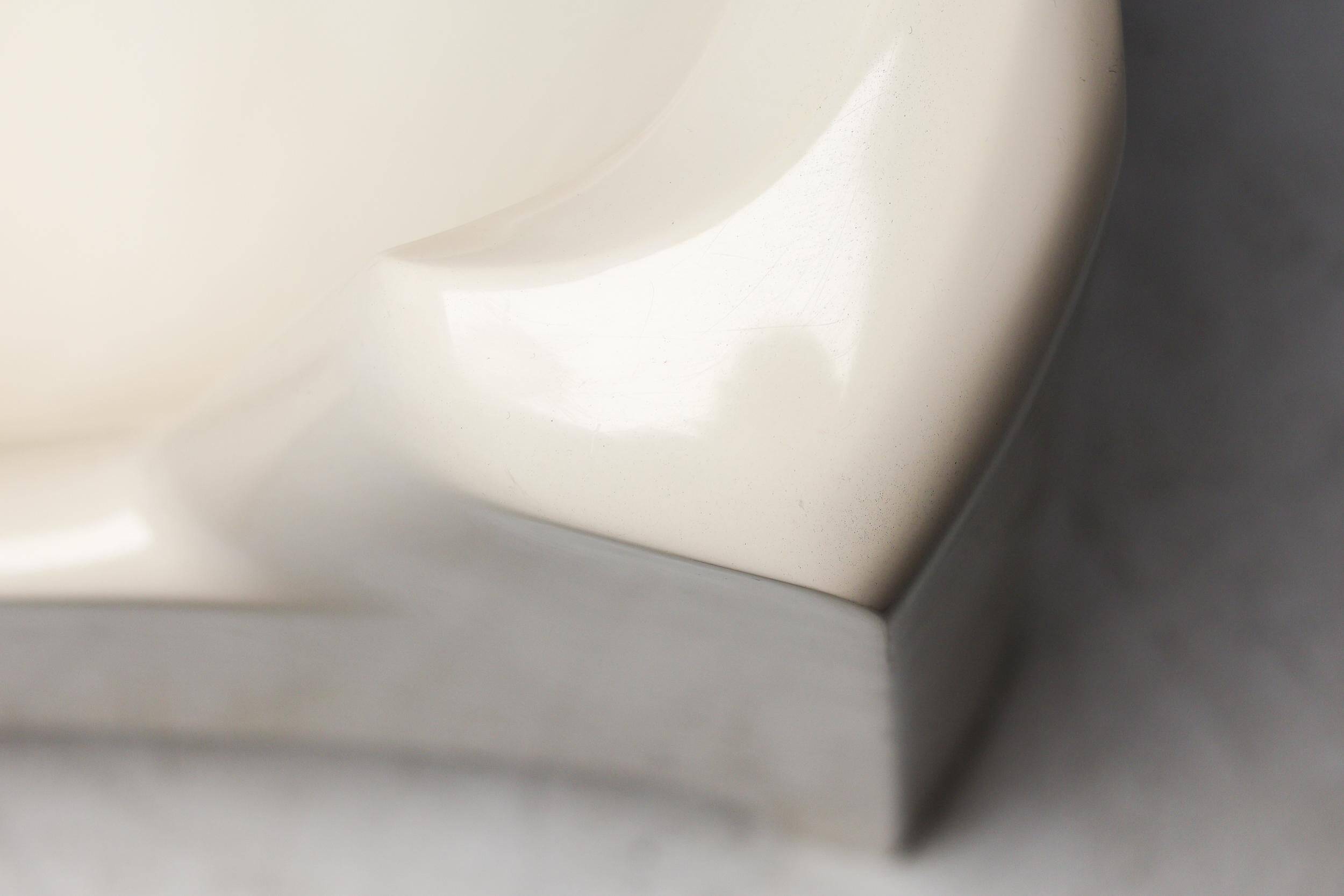 Solar chaise longue by Carlo Bartoli in fibreglass by Arflex