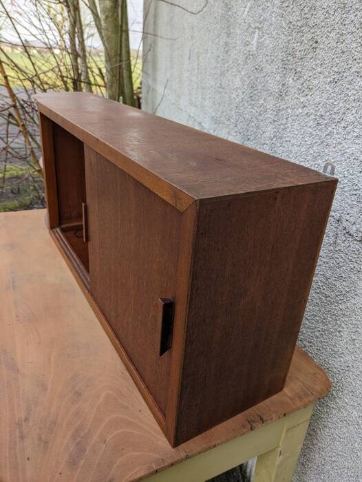 Wall shelf
