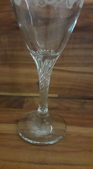 5 white wine glasses etched decorations, golden edge, twisted foot