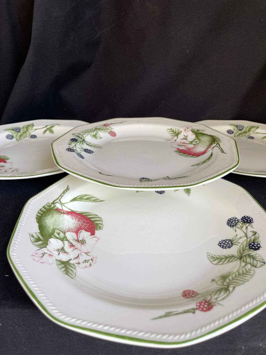 4 plates Churchill England