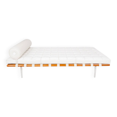Lit de jour Barcelona par Ludwig Mies van der Rohe pour Knoll, années 1980.