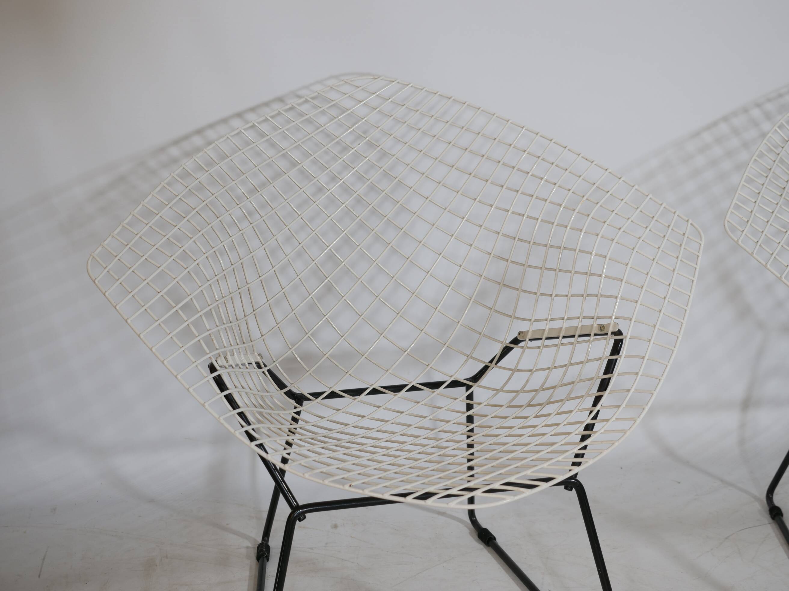 Diamond Chair by Harry Bertoia for Knoll, Set of 2, 1950s/60s Wire Lounge Chair